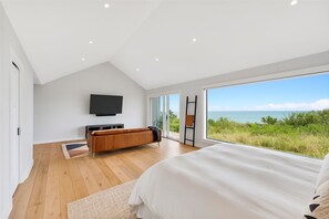 5 bedrooms, iron/ironing board, free WiFi, bed sheets