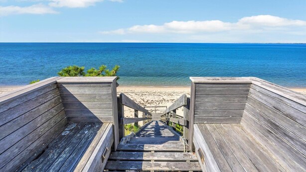 På stranden