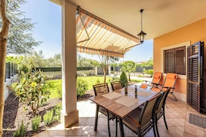 Outdoor dining - Olea Magica / 2B Apt Buza with garden (Rovinj)