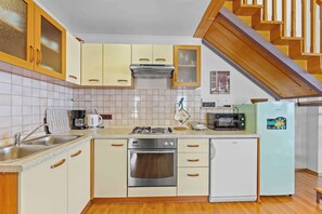 Fridge, microwave, oven, stovetop