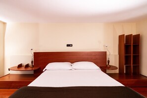 Iron/ironing board, free WiFi, bed sheets - Umbertina Cozy Apartment by Wonderful Italy (Bari)