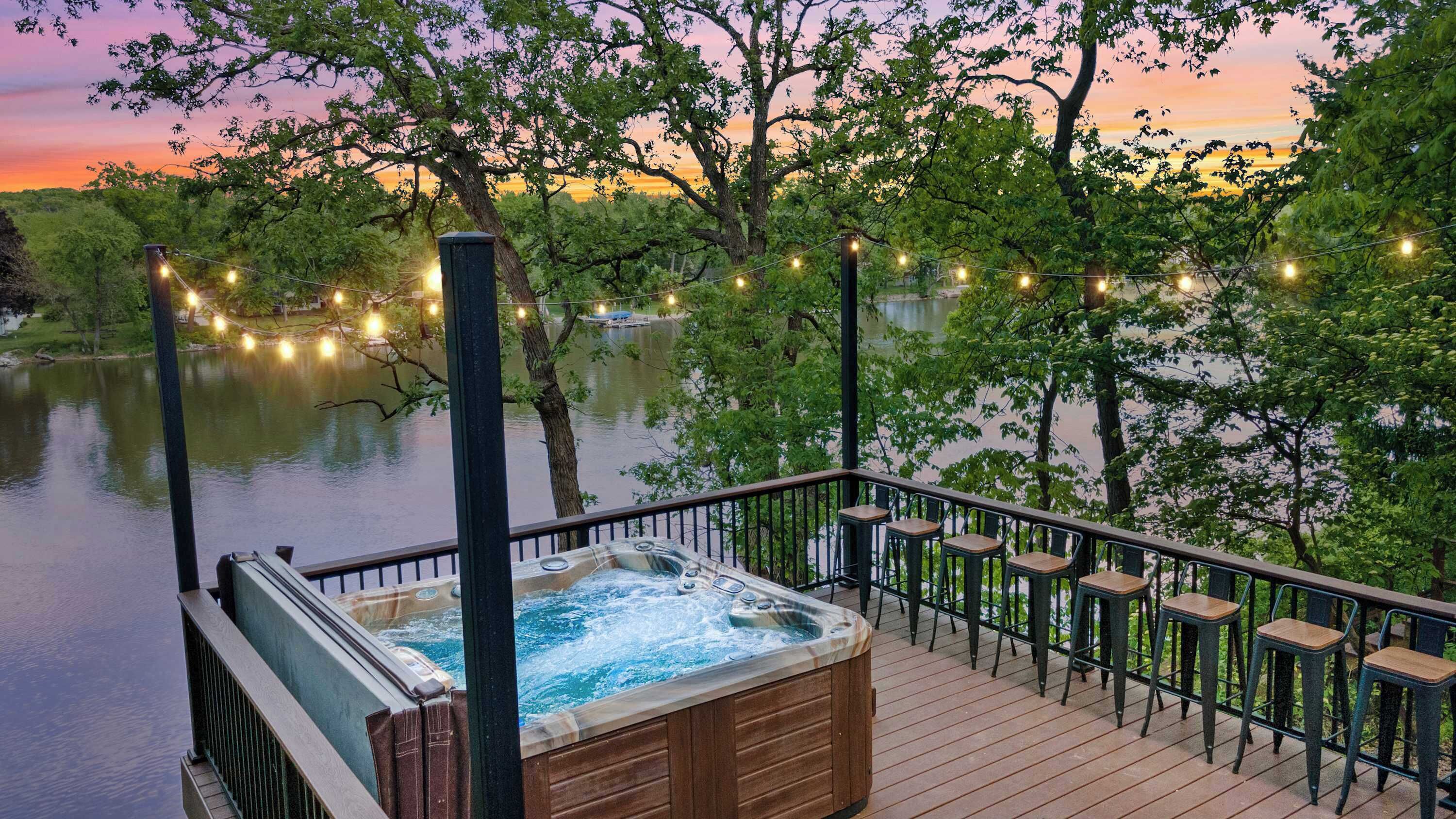 Outdoor spa tub