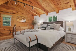 3 Schlafzimmer, Schreibtisch, Bügeleisen/Bügelbrett, Reisekinderbett