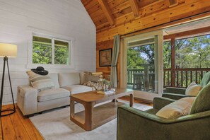 Fernseher, Kamin, Arbeitsbereiche