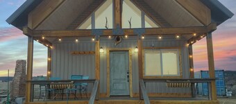 Kabino: River Run Cabin on Henry's Fork, Fire Pit, perfect fishing trip!