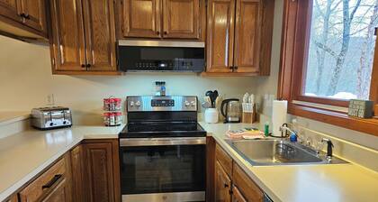 Tennis, ski shuttle, pool & hot tub access, fireplace. L3102 by LRS