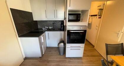 2 Rooms for 4 People