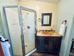 Shower, hair dryer - Historic Adobe Pioneer House (Willcox)