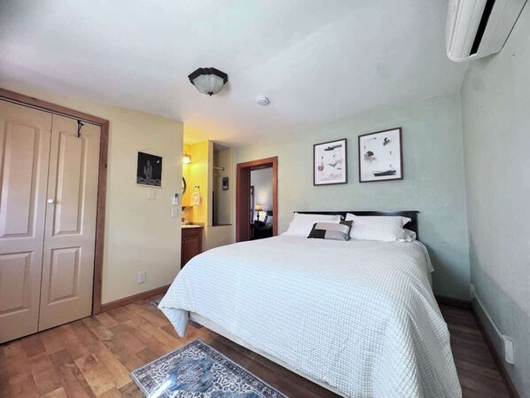 2 bedrooms, travel cot, WiFi