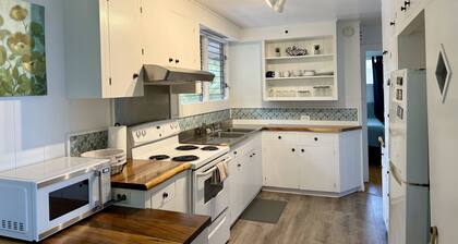 LOOK! Kai Cottage coastal getaway in Pauka'a!