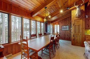 Dining - Northern View - Private Docking on Lake Minocqua (Minocqua)