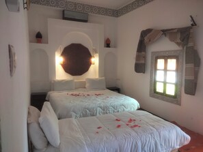 Comfort Quadruple Room, Balcony, Garden View | Bathroom