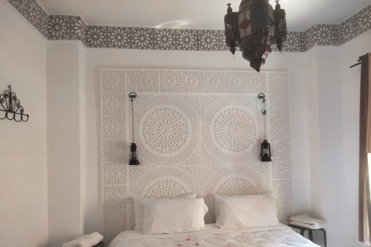 Klassieke tweepersoonskamer, balkon, uitzicht op tuin | Gratis extra bedden, gratis wifi, beddengoed