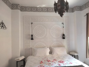 經典雙人房, 露台, 花園景 | 免費摺床/加床、免費 Wi-Fi、床單