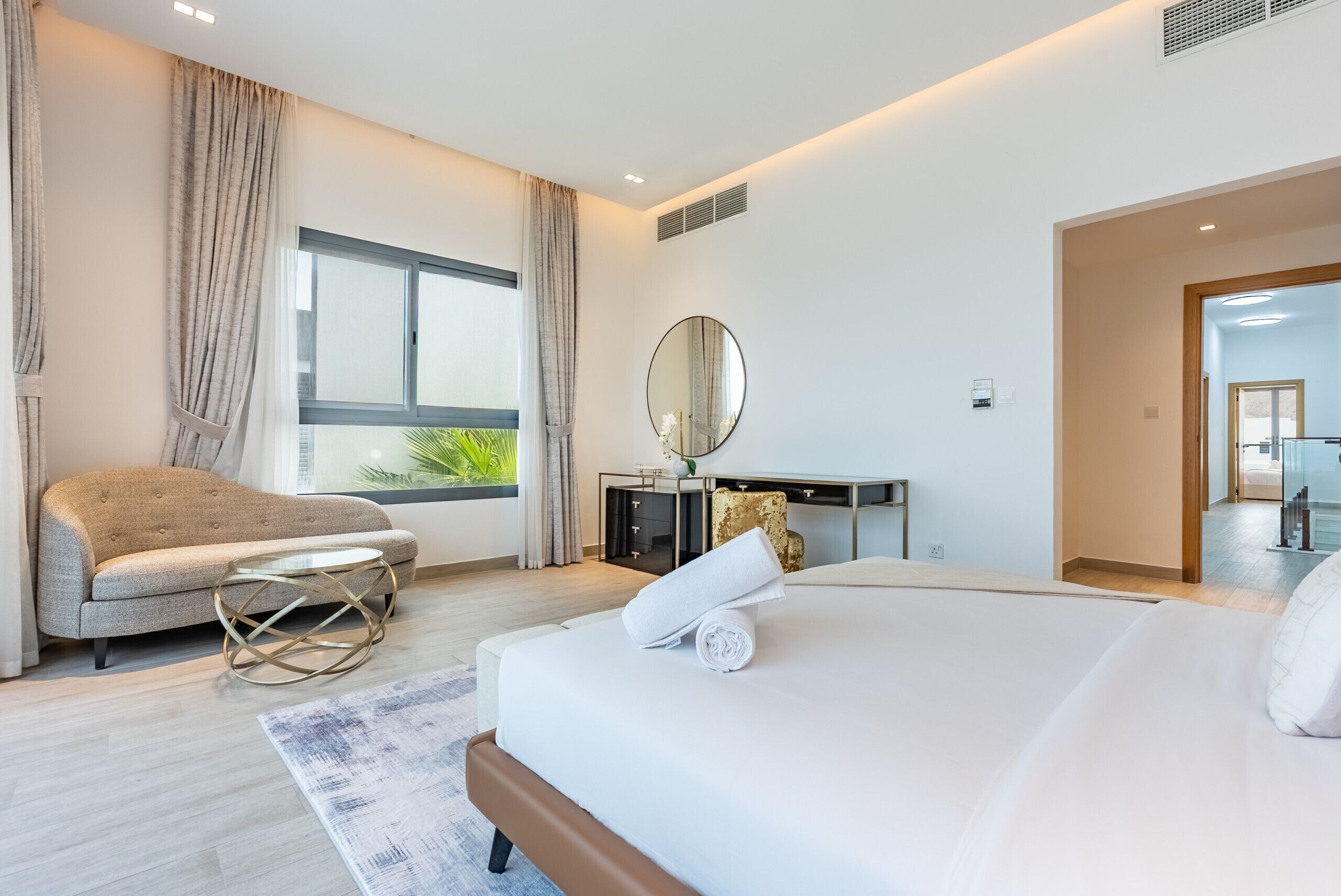 5 bedrooms, in-room safe, iron/ironing board, WiFi (free)