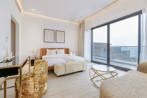 5 soverom, safe på rommet, strykejern/-brett og wi-fi (inkludert)