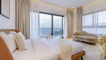 5 bedrooms, in-room safe, iron/ironing board, free WiFi