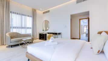 5 bedrooms, in-room safe, iron/ironing board, free WiFi