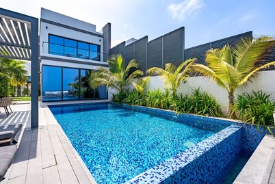 Exclusive 4BR Villa, Lush Garden & Private Pool Facing Panoramic Sea Views