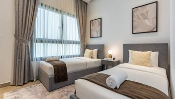 5 bedrooms, in-room safe, iron/ironing board, WiFi (free)