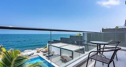 Exclusive 4BR Villa, Lush Garden & Private Pool Facing Panoramic Sea Views