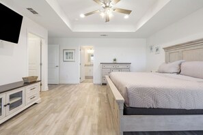 4 bedrooms, desk, iron/ironing board, travel cot