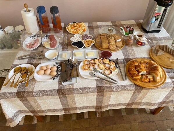 Desayuno continental gratuito y diario