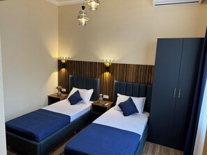 Chambre Classique Double ou avec lits jumeaux, vue cour intérieure