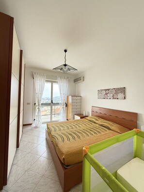 1 bedroom, iron/ironing board, bed sheets