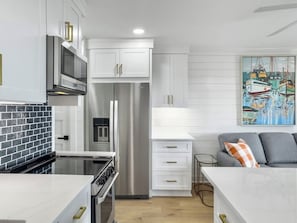 Fridge, microwave, oven, stovetop - 1 BR Top Floor Isle of Palms Oceanfront Sea Cabin (Isle of Palms)