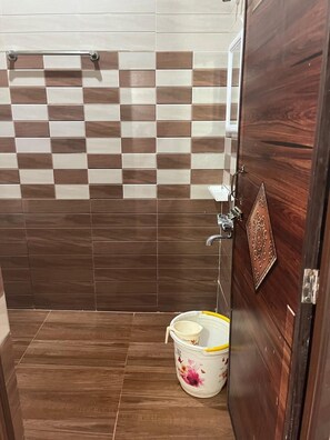 Deluxe Apartment | Bathroom | Shower - Amazing Homestay (Guwahati)