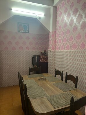 Dining room - Amazing Homestay (Guwahati)
