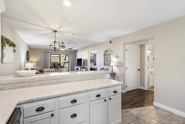 Interior - Fairway View – Stay for 6! (Branson)
