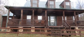 Charming 4-bedroom farmhouse in remote Highland County with WiFi