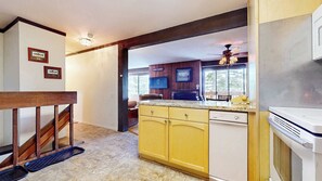 Interior - Comfy 2BD Near Canyon Lodge, Pool, Tennis, & More! (Mammoth Lakes)
