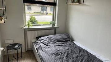 1 bedroom, desk, WiFi, bed sheets