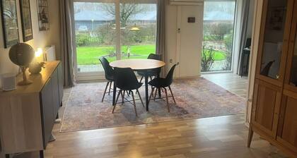 Quiet and budget-friendly room in Herning – with access to kitchen and garden