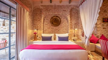 Luxury-Doppelzimmer, Bergblick | Schreibtisch, Bügeleisen/Bügelbrett, kostenloses WLAN, Bettwäsche