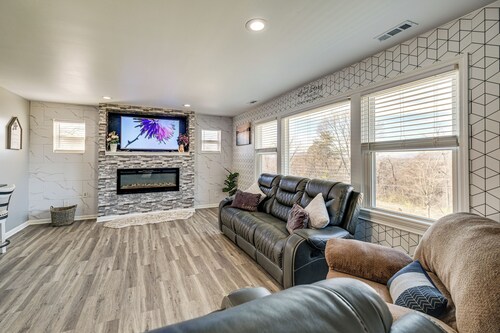 5 Mi to Dtwn: Family-friendly Home in Roanoke!