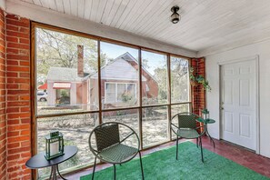 House (2 Bedrooms) | Interior - Golfer's Getaway Mins to Masters: Grill & Chill! (Augusta)