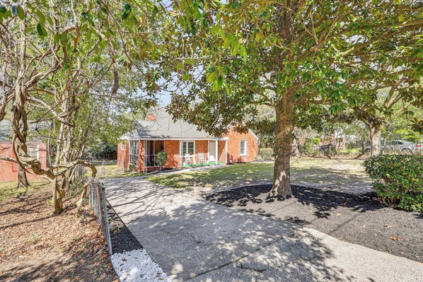 House (2 Bedrooms) | Interior - Golfer's Getaway Mins to Masters: Grill & Chill! (Augusta)