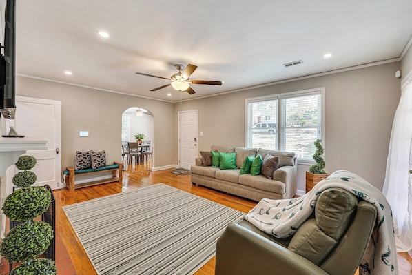 House (2 Bedrooms) | Interior - Golfer's Getaway Mins to Masters: Grill & Chill! (Augusta)