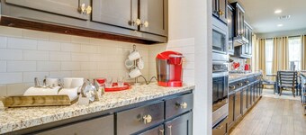 20 Mi to At&t Stadium: Remote-work Ready Home!