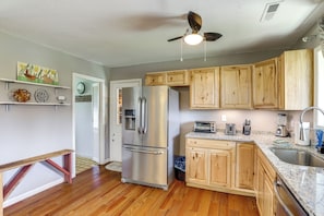 House (3 Bedrooms) | Interior
