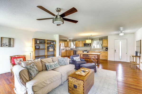 House (3 Bedrooms) | Interior