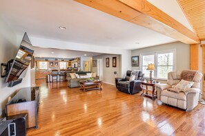 House (4 Bedrooms) | Interior