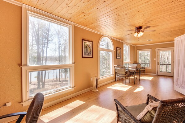 House (4 Bedrooms) | Interior