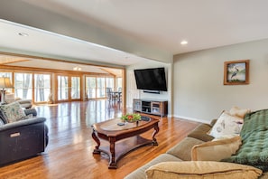 House (4 Bedrooms) | Interior