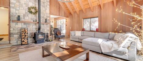 House (4 Bedrooms) | Front of property