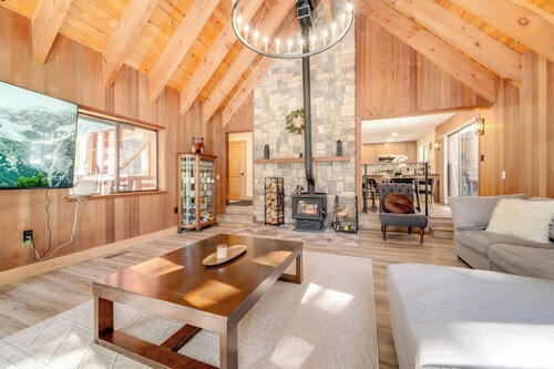 Ski, Hike & Fish: Cabin w/ Deck in Soda Springs!